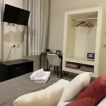 فندق مبيت وإفطار De Nava ريجّو دي كالابريا